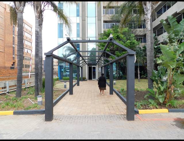 1,306M² OFFICE TO LET IN FERNDALE